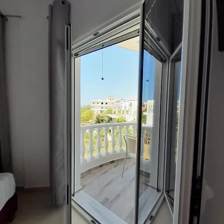 Vila Noti Vela * Εξαμίλιο